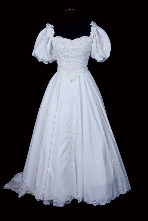 www.vestidadenovia.com - Foto - Vestido De Novia 3371, 1: Vestido De Novia 3371,1